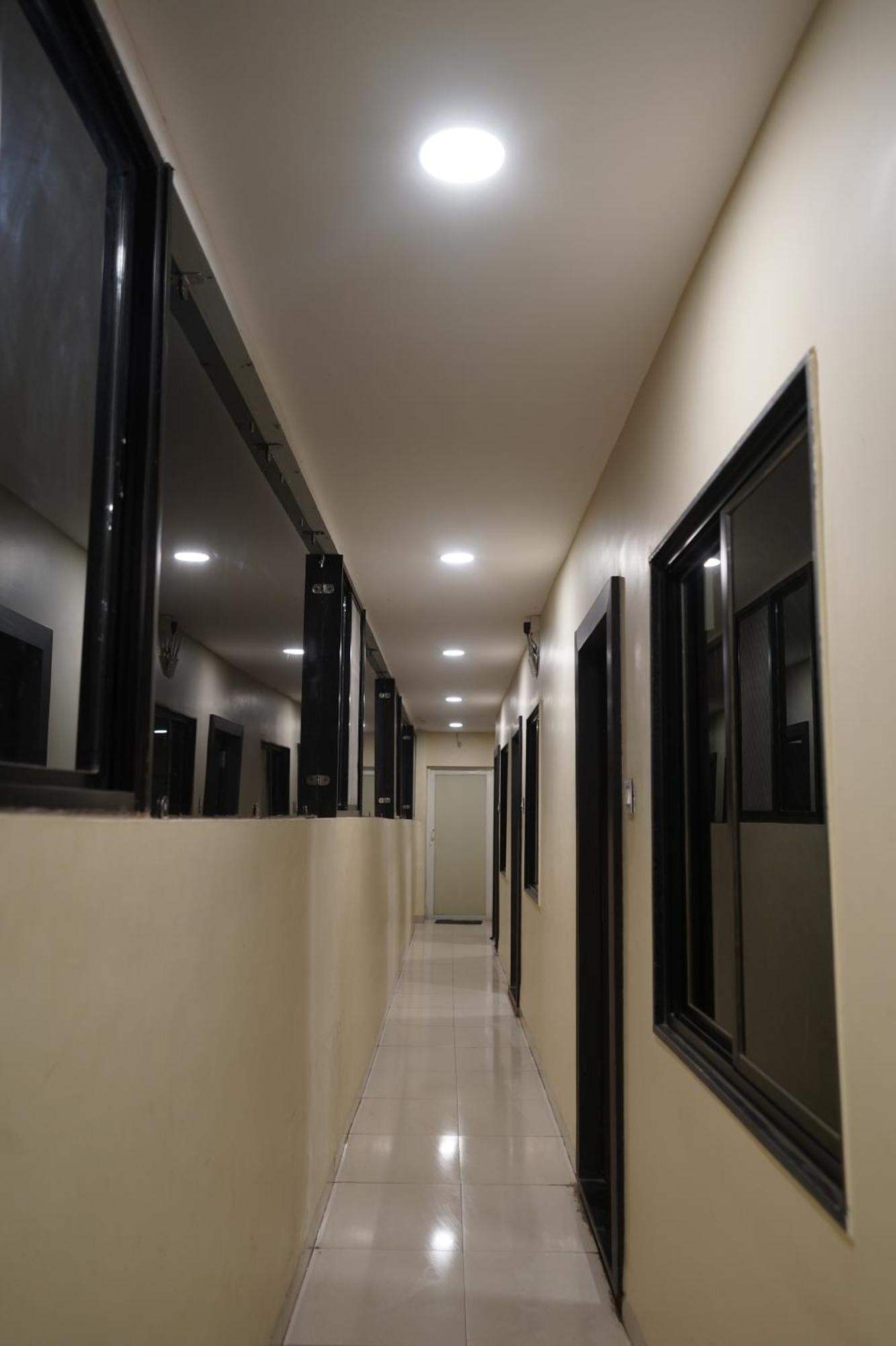 Hotel Dev Kripa Ujjain Esterno foto